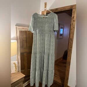 Women’s dress large